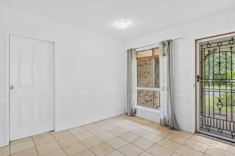 Property photo of 30 Peppermint Drive Kawana QLD 4701