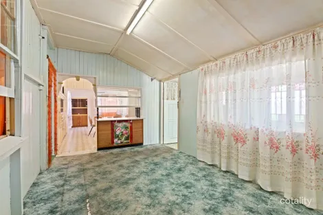 Property photo of 97 Pine Mountain Road Brassall QLD 4305