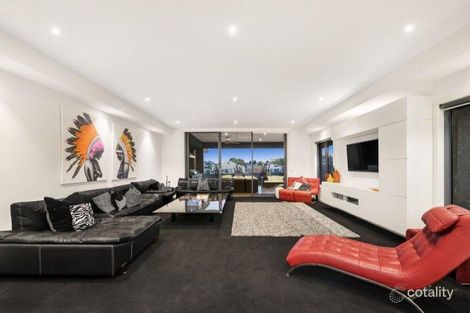 Property photo of 113 Purinuan Road Reservoir VIC 3073