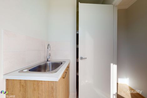 Property photo of 78 Sapphire Drive Treeby WA 6164