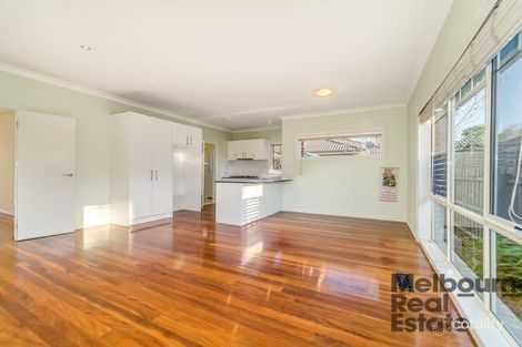Property photo of 2/7 Mitchell Road Mont Albert North VIC 3129