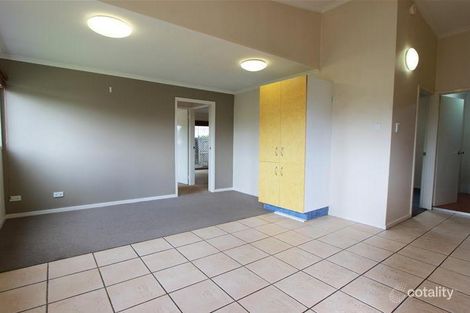 15 Captain St, Holland Park West, QLD 4121