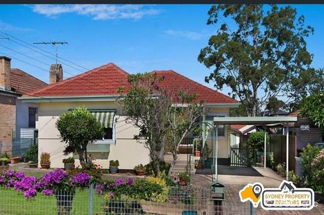 Property photo of 4 Collins Street Pendle Hill NSW 2145