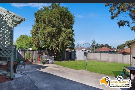 Property photo of 4 Collins Street Pendle Hill NSW 2145