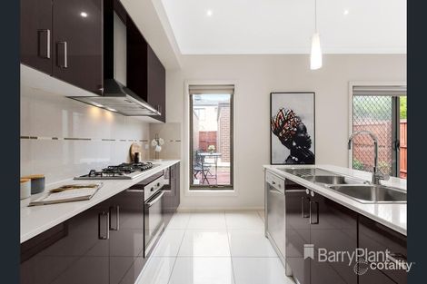 Property photo of 13 Allumba Way Wollert VIC 3750