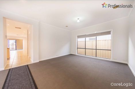 Property photo of 5 Kings Domain Caroline Springs VIC 3023