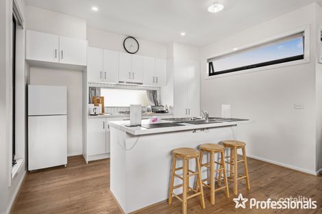 Property photo of 5 Portofino Close Mooroolbark VIC 3138