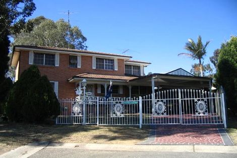 4 Faust Glen, St Clair, NSW 2759