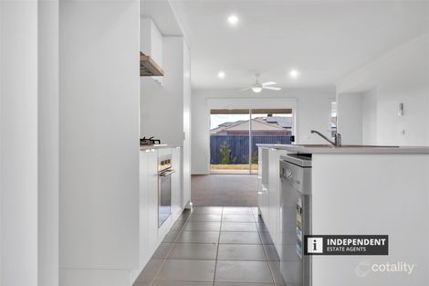 Property photo of 12 Pinnibar Way Weir Views VIC 3338
