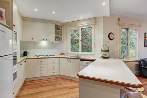 Property photo of 10 Carlyle Crescent Mont Albert VIC 3127