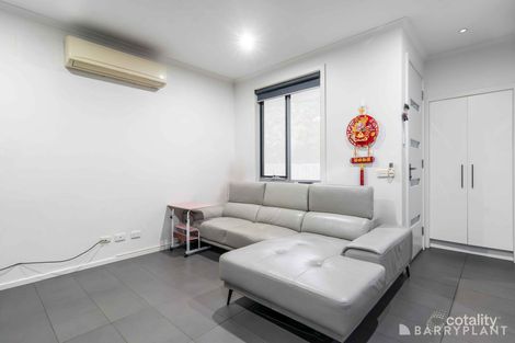 Property photo of 2/50 Douglas Avenue St Albans VIC 3021