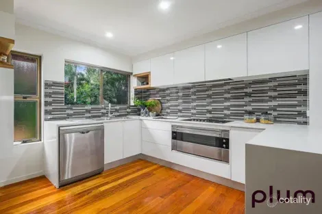 Property photo of 2/1 Jerdanefield Road St Lucia QLD 4067