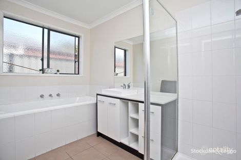 Property photo of 4 Sherrington Grange Derrimut VIC 3026