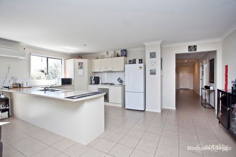Property photo of 4 Sherrington Grange Derrimut VIC 3026