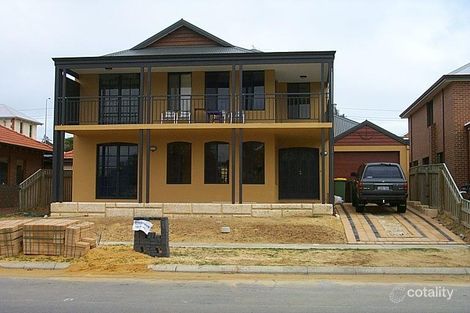 13 Richmond Crcs, East Fremantle, WA 6158