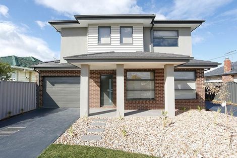 1/24 Bangerang Ave, Sunshine North, VIC 3020