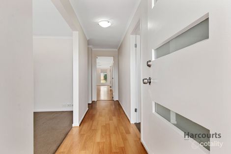 Property photo of 4 Edgehill Walk Noarlunga Downs SA 5168