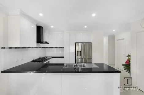 Property photo of 13 Ainslie Place Smithfield QLD 4878