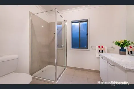 Property photo of 38 Quattro Avenue Cranbourne East VIC 3977
