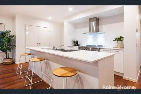 Property photo of 38 Quattro Avenue Cranbourne East VIC 3977