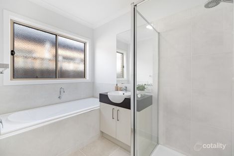 Property photo of 5 Brinkerhoff Crescent Point Cook VIC 3030