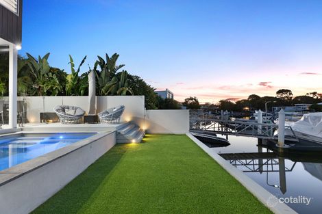 Property photo of 1/21 Vaggelas Crescent Biggera Waters QLD 4216