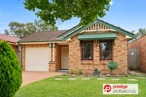 21 Paroo Ct, Wattle Grove, NSW 2173
