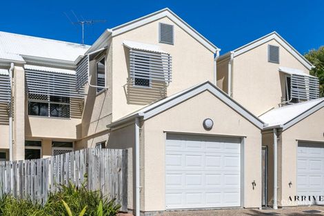 Property photo of 2/8 Mahina Place Wishart QLD 4122