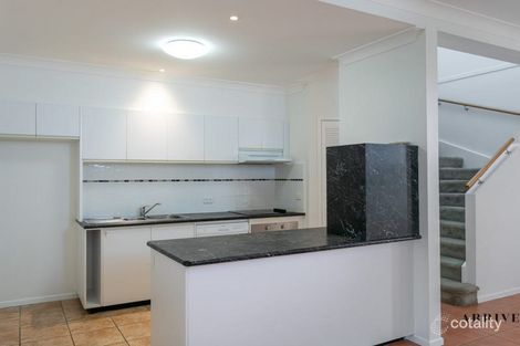 Property photo of 2/8 Mahina Place Wishart QLD 4122