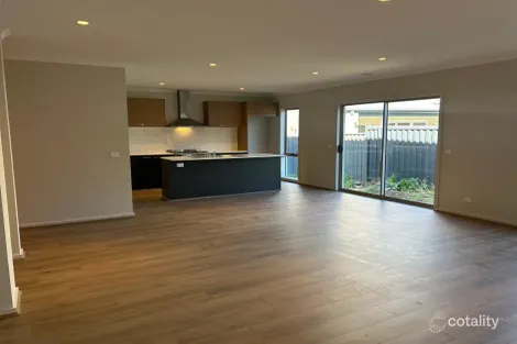 Property photo of 23 Heart Loop Clyde North VIC 3978