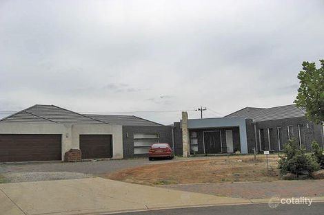 13 Balonne Cl, Taylors Lakes, VIC 3038