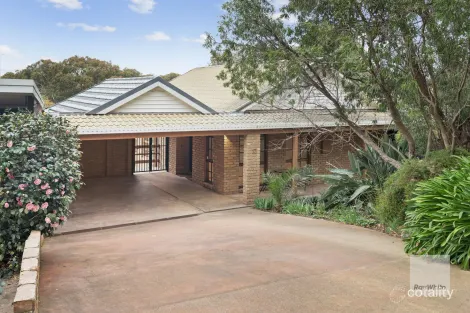Property photo of 13 Cleve Road Pascoe Vale South VIC 3044