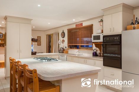Property photo of 4 Bastow Close Pakenham VIC 3810