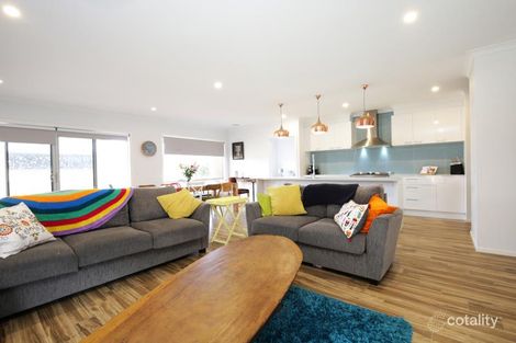 Property photo of 11 Solstice Street Mount Duneed VIC 3217