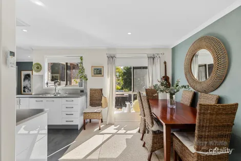 Property photo of 8 Wills Crescent Denhams Beach NSW 2536