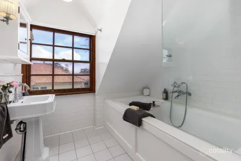 Property photo of 184 Marsh Street Armidale NSW 2350