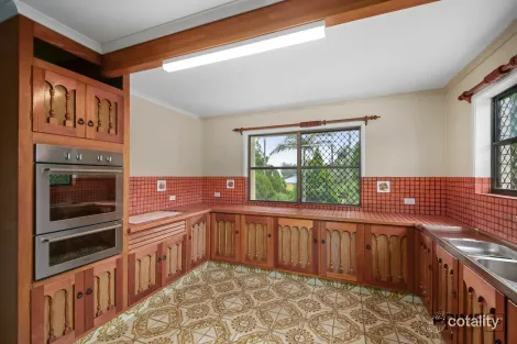 Property photo of 36 Oloway Crescent Alexandra Headland QLD 4572