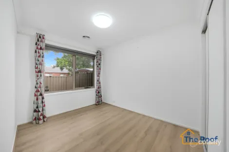 Property photo of 18 Diamond Parade Cobblebank VIC 3338