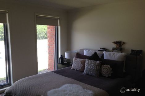 Property photo of 302 Casey Fields Boulevard Cranbourne East VIC 3977