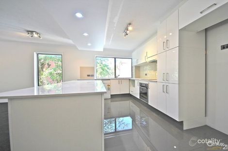 Property photo of 4/27 Second Avenue Broadbeach QLD 4218