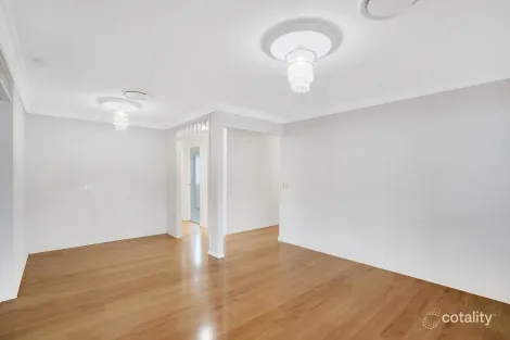 Property photo of 5 Angophora Close Mount Hutton NSW 2290