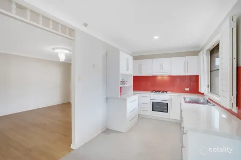 Property photo of 5 Angophora Close Mount Hutton NSW 2290