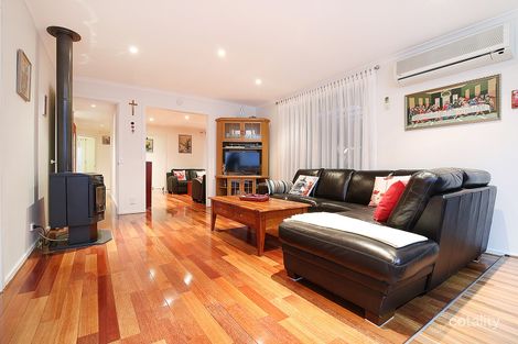 Property photo of 34 Border Drive Mill Park VIC 3082