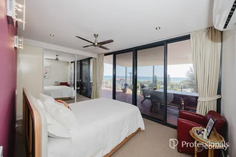 Property photo of 11 Nautical Court Yanchep WA 6035