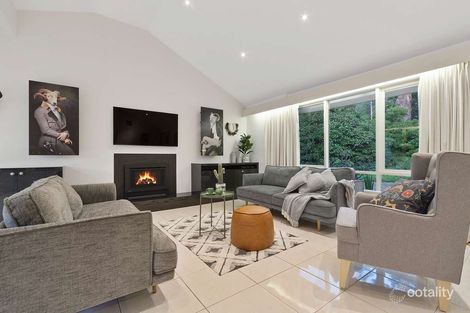 Property photo of 2 Meribil Close Mount Eliza VIC 3930