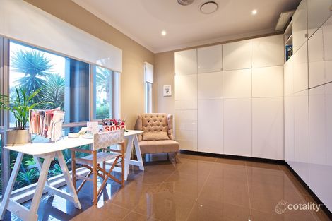 Property photo of 23 Knightsbridge Parade West Paradise Point QLD 4216