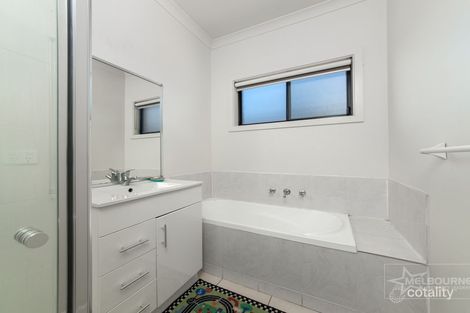 Property photo of 29 Serenity Way Craigieburn VIC 3064