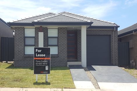 38 Bartlett Cres, Calderwood, NSW 2527