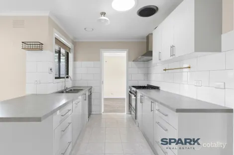 Property photo of 2 Brolga Court Melton VIC 3337