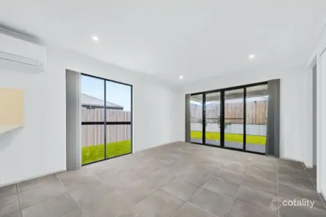 Property photo of 19 Eileen Court Logan Reserve QLD 4133